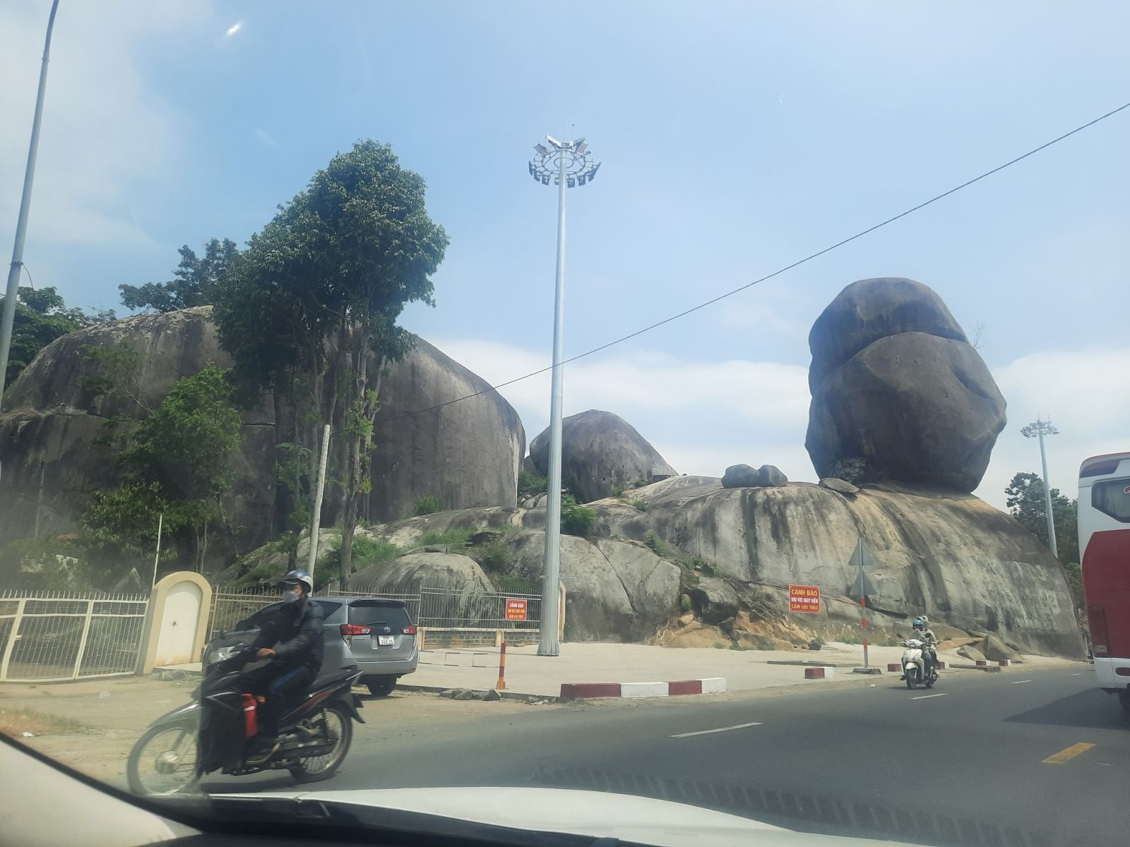 Các lưu ý quan trọng khi đi đường đèo